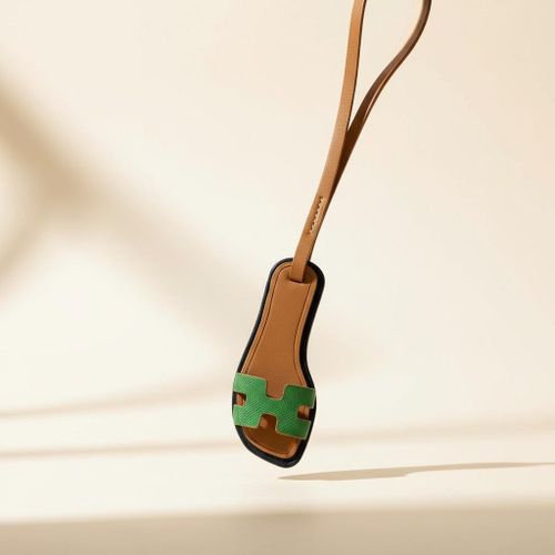 Green Charm with Mini Sandal Design – Stylish Handbag Keychain
