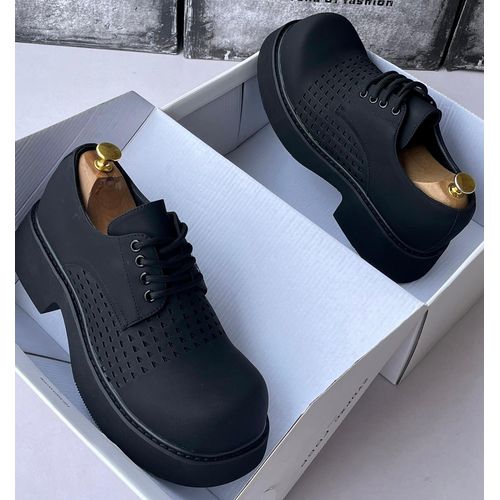 UrbanEdge Chunky Matte Black Lace-Up Shoes