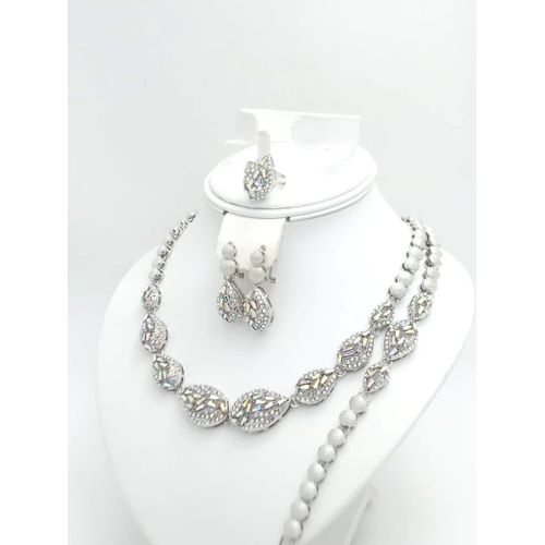 Shinning Beautiful Amazing & Enchanting Luxury Jewelry Set For Sexy Rugged Ladies