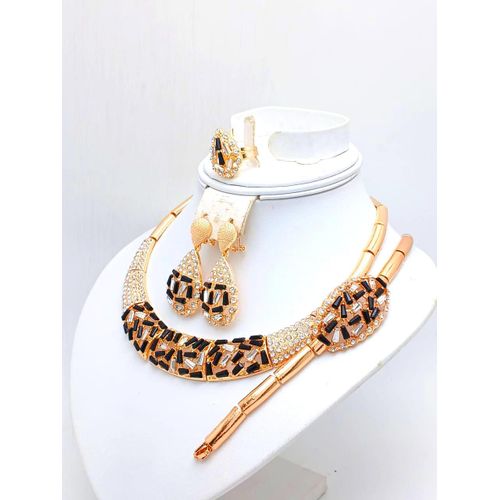 Adorable Stylish Solid And Unique Luxurious Sophisticated Jewelry Necklace For Rugged Ladies
