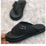 Buckle Palm Slippers Black For Men