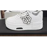 Classic  Unique Sneaker white ..