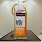 Neutrogena Clear And Defend Facial Wash, 200 Ml