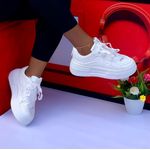 pure white sneaker for ladies very clssic 