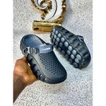 Crocs VERY UNIQUE UNISEX
