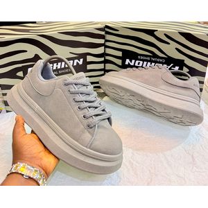 Grey quality sneakers 