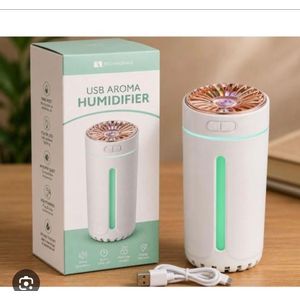 Portable USB Aroma Humidifier with LED Colorful Ambient Light and Essential Oil Diffuser