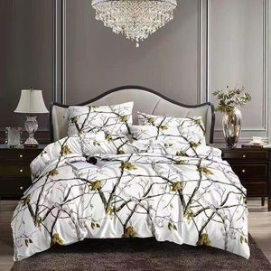 All Bedsheet and four pillowcases 6by6