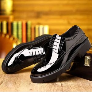 Elaris crest quality shoe 