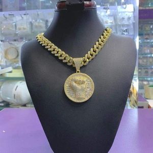 Classy Sophisticated Cuban Gold Chain With Elegance Pendant