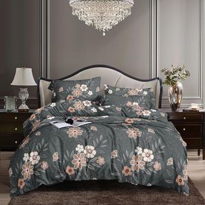 Quality Duvet/Bedsheet with Four Pillowcases 6by7 