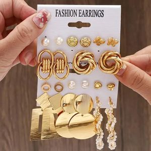 11 Pcs Of Vacation Simple Exaggerated European And American Golden Style Butterfly Flower Twist Polygon Imitation Pearl Ladies' Earrings Ear Studs Set Ladies' Party Travel Holiday Essential Appointment 
