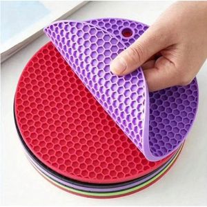 4 PCS MULTIFUNCTION SILICONE NON-SLIP HEAT RESISTANT POT PLACEMAT/TABLEWARE (POT PLACEMENT MAT)