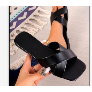 Zenden Unique solid black slippers for my ladies 