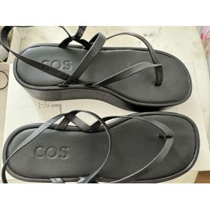 Black Thong platform Sandals