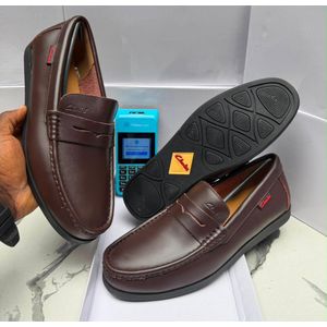 Clarks  Men’s Sleek Comfort Leather Slip-On Loafers – Brown (ENN215B)
