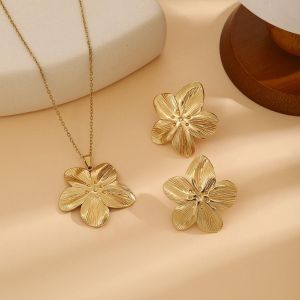 Star Jewelry Necklace And Ear Stud Earring With Heart Shaped For Women