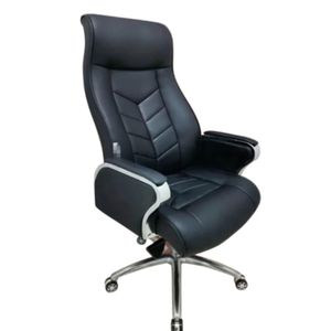 A & W Executive Office Chair 