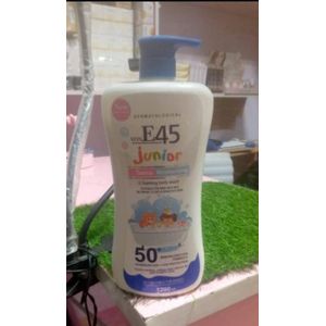 E45 Teen moisturizing foaming body wash 
