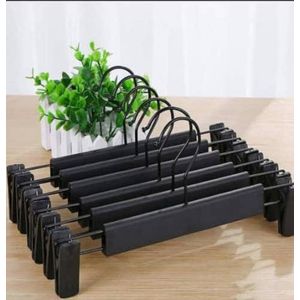Plastic hanger with clip