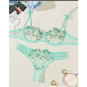 Lace Detail Bra & Matching Thong In Mint Green