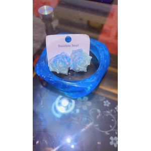 Everything plastic bangle and matching earring blue
