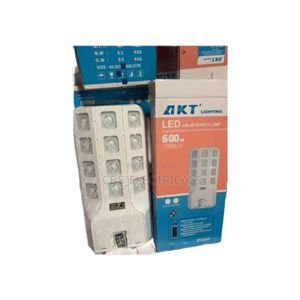 AKT 600W LED Solar Street Light – 7000 Lumens with Remote Control