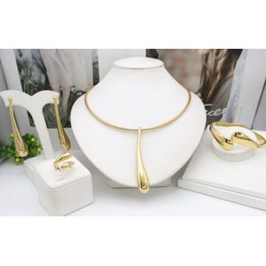 Gold Active Very Beautiful & Gorgeous Non Fading Ladies Fashion Gold Jewelry Set (U.S.A)