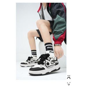  Unisex Sneaker very classy white /black for outdoor 