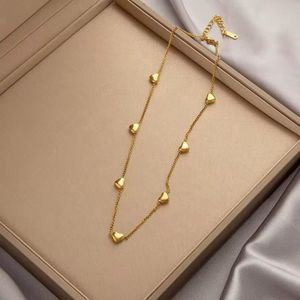 Luxruy Quality Steel Necklace For Ladies