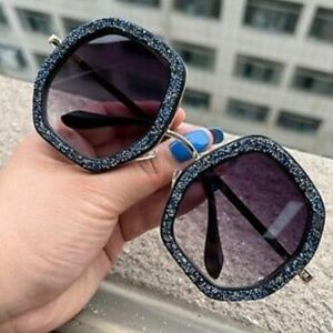 Classic Designer Sunshade - For Ladies  With Zipper Black Hard Case