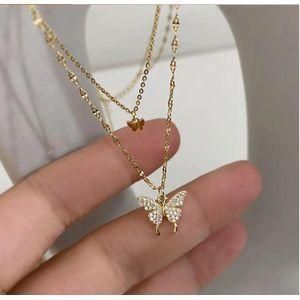 Simple ladies necklace with pendant 