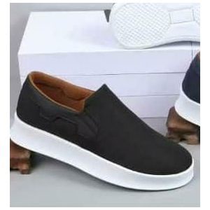 Black casual breathable sneakers premium materials for men