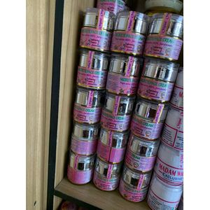 Secrète Face Cream Brightenin Vitamin C Sunscreen 