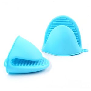 Heat Resistant Silicone Pinch Grip Oven Mitts – Non-Slip Mini Pot Holders (2 Pieces)... Blue 