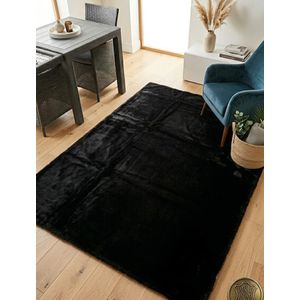 VIP BLACK FUR CENTER RUG (5ft by 7ft)