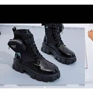 Casual boot shoe black for ladies