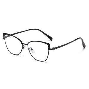 ONIBENZ Classic Black Chic Butterfly Photochromic +Anti Blue Light Cat Eye Sunglasses