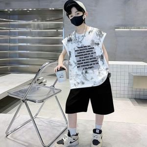 Quality luxury boy 2 pieces set(  only top ans niker
