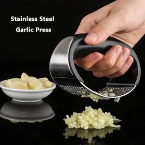 Stainless Ark Garlic Press – Manual Garlic Crusher & Mincer Kitchen Tool