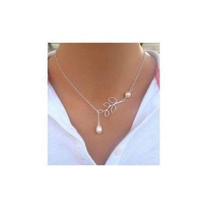 SIMPLE BEAUTIFUL NECKLACE WITH PENDANT