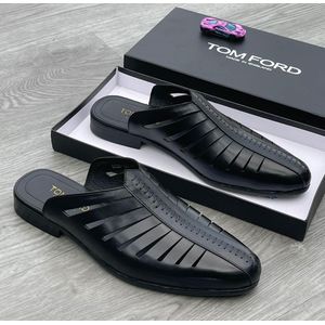 Men’s closed-toe mule sandals