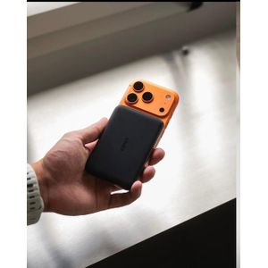 Magnetic Wireless PowerBank 5,000mAh - For All iPhone, Samsung, Huawai, Oppo, Google Pixel etc Series ( If Your Device Support Wireless Charge ) Charging Station, Modern Wireless Charging.