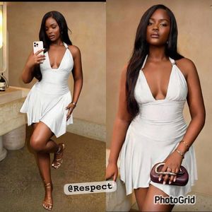 Fashionable Ladies Sleeveless Gown