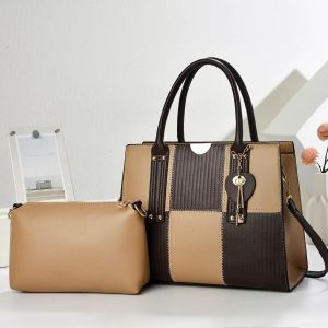 LADIES CONTRASTING COLOR HANDBAG
