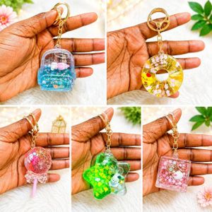 10PCS MIX DESIGN FANCY AESTHETIC CUTE RESIN CHARACTER SOUVENIR KEY HOLDER/KEY CHAIN FOR WEDDING BIRTHDAY CORPORATE GIFT SET