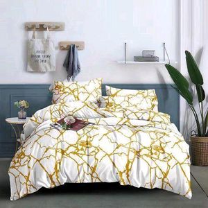 White Design Bedsheet +4 pillowcases