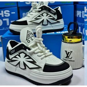 everything classic  unique sneaker black and white