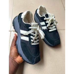 Children kids boys girls unisex fashionable sneakers