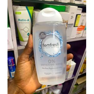 Femfresh pH & Microbiome Balanced Intimate Soothing Wash – Cranberry & Probiotic Extracts, Soap Free Feminine Cleanser